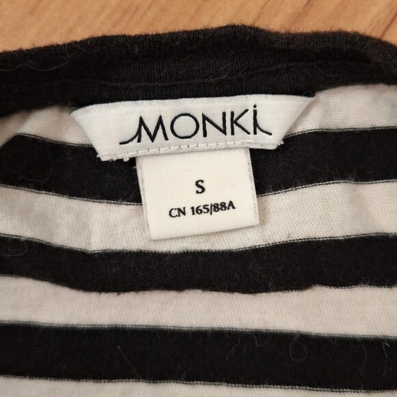 Monki black and white striped boxy t-shirt size S - Picture 3 of 3